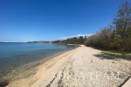 GRAĐEVINSKO ZEMLJIŠTE SA STAROM KUĆOM, POGLED NA MORE, RTINA - RAŽANAC, Ražanac, Land