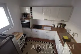 APARTMANSKA KUĆA S 3 APARTMANA - VIR, Vir, Σπίτι