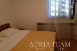 APARTMANSKA KUĆA 100 m OD MORA, ODLIČNA LOKACIJA - NOVALJA, PAG, Novalja, Casa