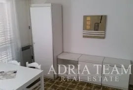 APARTMANSKA KUĆA 100 m OD MORA, ODLIČNA LOKACIJA - NOVALJA, PAG, Novalja, Casa