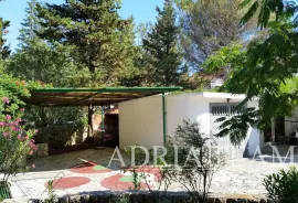 APARTMANSKA KUĆA 100 m OD MORA, ODLIČNA LOKACIJA - NOVALJA, PAG, Novalja, Casa