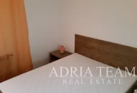 APARTMANSKA KUĆA 100 m OD MORA, ODLIČNA LOKACIJA - NOVALJA, PAG, Novalja, Casa