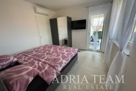 APARTMANI U STAMBENIM ZGRADAMA, NOVOGRADNJA, 150 m OD MORA - PRIVLAKA, Privlaka, Kвартира