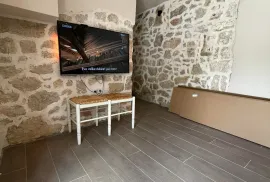 KAMENA KUĆA + STUDIO APARTMAN - PRIVLAKA, Privlaka, Ev