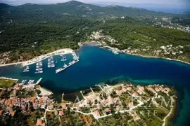 GRAĐEVINSKO ZEMLJIŠTE, 90 m OD MORA - SUTOMIŠĆICA, UGLJAN, Preko, Terreno