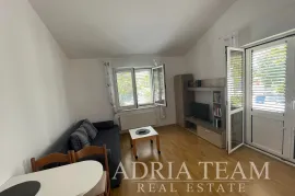 KUĆA S PROSTRANOM OKUĆNICOM, PRVI RED DO MORA - JAKIŠNICA, Novalja, House