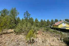 GRAĐEVINSKO ZEMLJIŠTE S DJELOMIČNIM POGLEDOM NA MORE - PRIDRAGA, Novigrad, Land