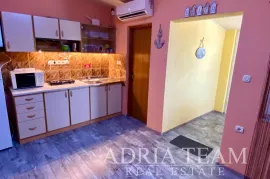 APARTMAN NA 1. KATU KUĆE - VIR, Vir, Appartement