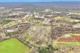 Krmed 1000m2, građevinsko zemljište, Bale, Terreno