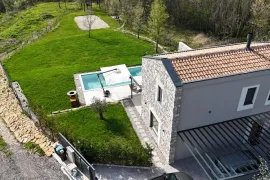 Motovun, Villa sa bazenom, lokacija i pogled!, Karojba, Casa