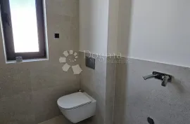 Luksuzan penthouse s krovnom terasom i pogledom na more, Zadar, Flat