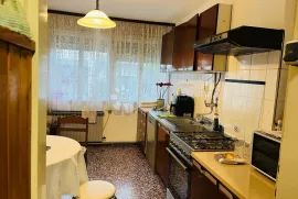 DUBRAVA, KUĆA 250M2 ZA NAJAM RADNIKA!, House