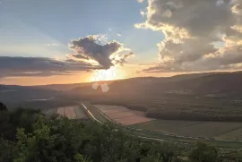 Kuća s okućnicom u srcu romantičnog Motovuna, Motovun, Casa