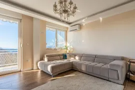 Rijetkost u ponudi - 3S+DB komforan stan na Pećinama, Rijeka, Appartment