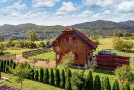 Ličko Lešće (Otočac)-Kuće za odmor s bazenom, Otočac, Casa