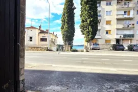 Poslovni prostor na ulazu u grad, Pula, Propriedade comercial