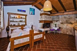 OTOK HVAR – Kuća s privatnim vezom prvi red do mora, Hvar, Casa