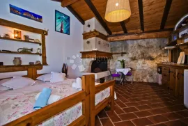 OTOK HVAR – Kuća s privatnim vezom prvi red do mora, Hvar, Casa