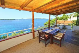 OTOK HVAR – Kuća s privatnim vezom prvi red do mora, Hvar, Casa