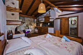 OTOK HVAR – Kuća s privatnim vezom prvi red do mora, Hvar, Casa