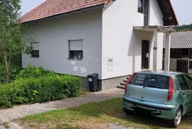 Kuća sa velikim imanjem blizu Plitvica, Saborsko, House