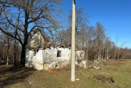 LIPE PRODAJE SE GRAĐEVINSKO ZEMLJIŠTE SA POSTOJEĆIM OBJEKTOM, Gospić, Zemljište