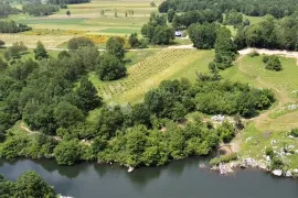 SENZACIONALNA LUKSUZNA KUĆA U OAZI NETAKNUTE PRIRODE I BLIZINI RIJEKE, Gospić - Okolica, Maison