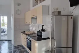 Prilika: 3 povezana apartmana u Štinjanu blizu mora, Pula, Appartement