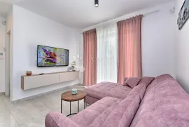 Moderna kuća peroj, u blizini mora, pogled more-krovna terasa 125m2, Vodnjan, Haus