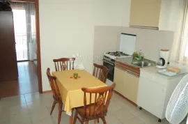 OKRUG GORNJI, KUĆA 400 m², 150 m OD MORA, PRILIKA, Okrug, Casa