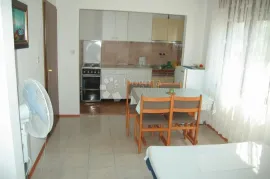 OKRUG GORNJI, KUĆA 400 m², 150 m OD MORA, PRILIKA, Okrug, Famiglia