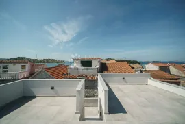 TRIBUNJ - PREDIVNA KAMENA VILLA U STAROJ JEZGRI, Vodice, Casa