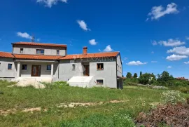 Villa u Rovinjskom Selu, ROH BAU 550 m2, sa okućnicom od 3521 m2, Rovinj, Ev