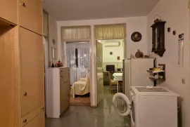 Ekskluzivno u Dogmi! Obiteljski stan s potencijalom, Pula, Appartement