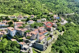 PRILIKA!!!! RIJETKOST U PONUDI!!! SAMOSTOJEĆA KUĆA SA POGLEDOM NA MORE U STAROGRADSKOJ JEZGRI, Kršan, Maison