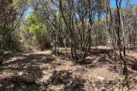 Poljoprivredno zemljište drugi red do mora, Marčana, Terreno