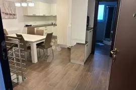 Viškovo, prodajemo stan 3s+db s balkonom i okućnicom, Viškovo, Apartamento