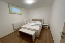 Viškovo, prodajemo stan 3s+db s balkonom i okućnicom, Viškovo, Apartamento