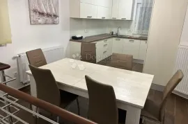 Viškovo, prodajemo stan 3s+db s balkonom i okućnicom, Viškovo, Apartamento