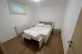 Viškovo, prodajemo stan 3s+db s balkonom i okućnicom, Viškovo, Apartamento