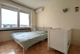 Stan 74m2 -Prilaz baruna Filipovića!!!- blizina svih sadržaja, Zagreb, Appartement