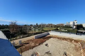 Vila 500m od mora s okućnicom (967m2)) nadomak centra grada, Poreč, Haus