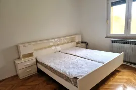 KUĆA SA 2 STANA  i bazenom u izgradnji ,mirna lokacija , okolica LABINA, Labin, House