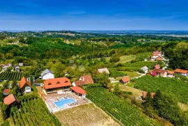 Jedinstvena drvena vila s pogledom i svim sadržajima, Jalžabet, Haus