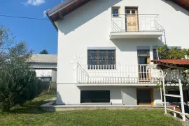 Renovirana kuća s panoramskim pogledom na Ivančicu, Ivanec, Casa