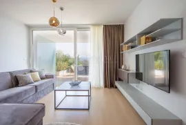 LUKSUZAN 1S+DB s panoramskim pogledom, bazenom i garažom, Opatija, Apartamento