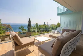 LUKSUZAN 1S+DB s panoramskim pogledom, bazenom i garažom, Opatija, Apartamento