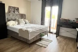 Kuća s tri apartmana u Premanturi, Medulin, Casa