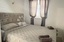 Kuća s tri apartmana u Premanturi, Medulin, Casa