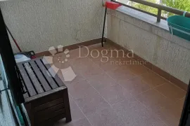 Dvosoban stan odmah useljiv na Rešetraima!, Kastav, Apartamento